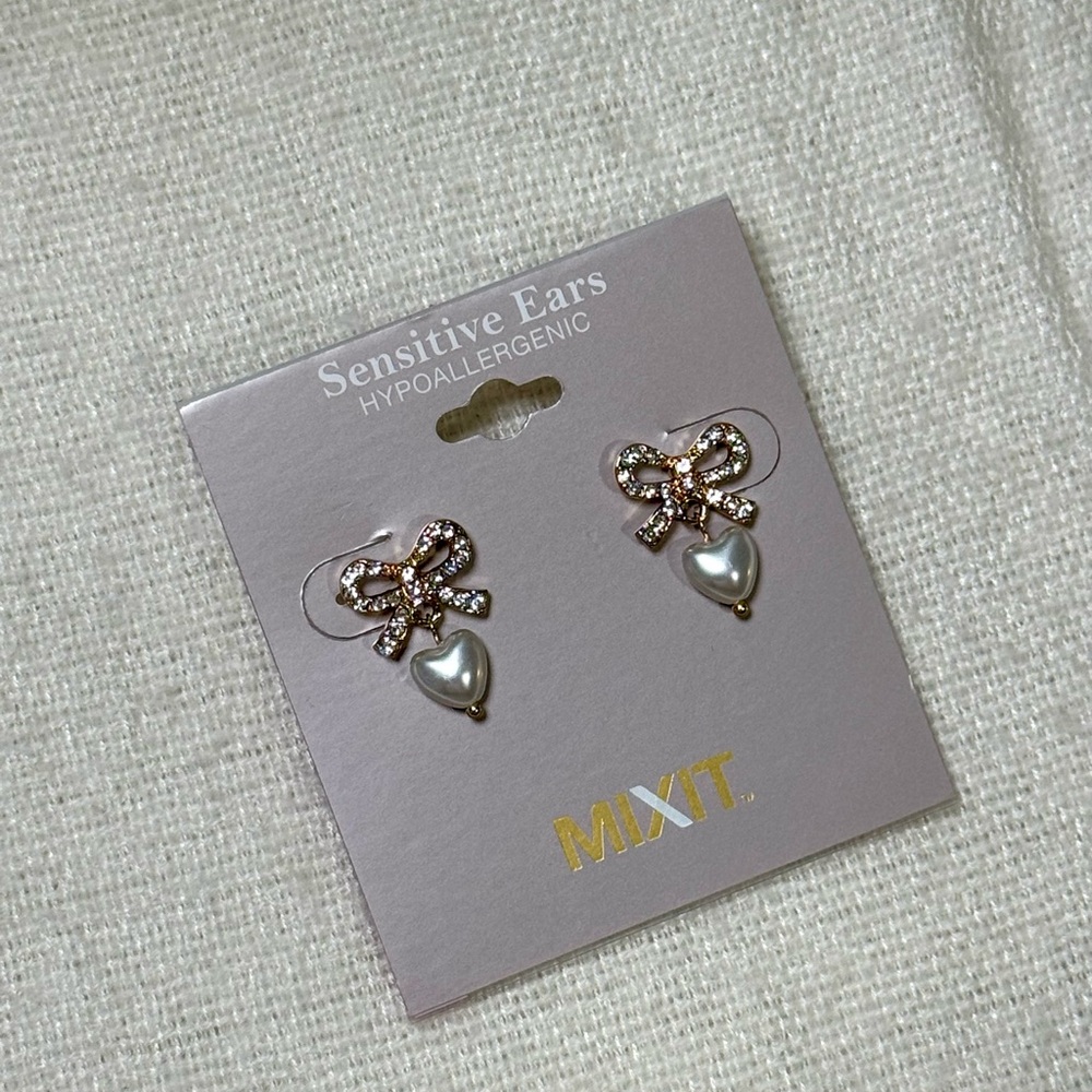 Mixit Bow and Pearl Heart Earrings - Picture 2 of 4